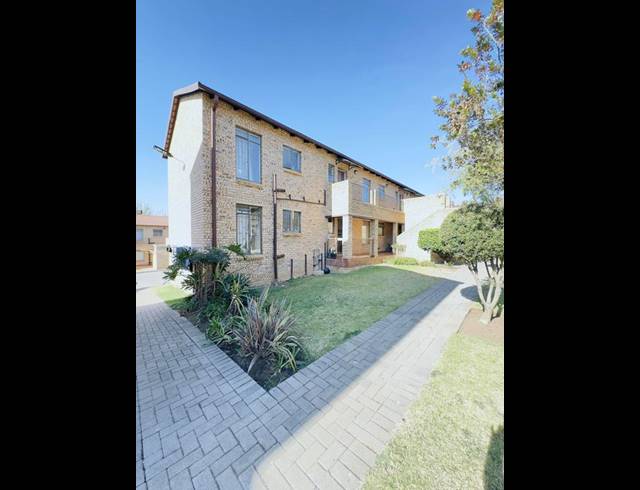 2 BEDROOM APARTMENT FOR SALE IN HONEYDEW GROVE